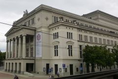 p1240936